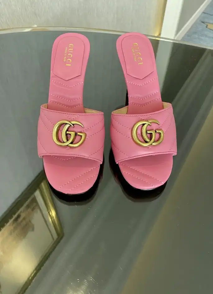 hype Gucci Slippers