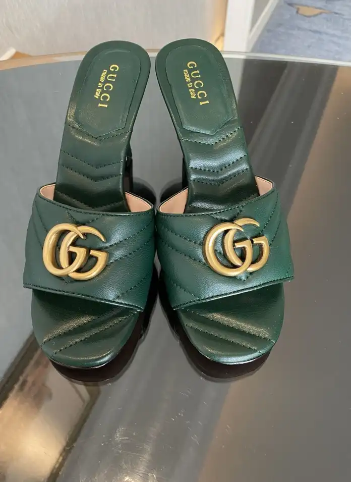 hype Gucci Slippers