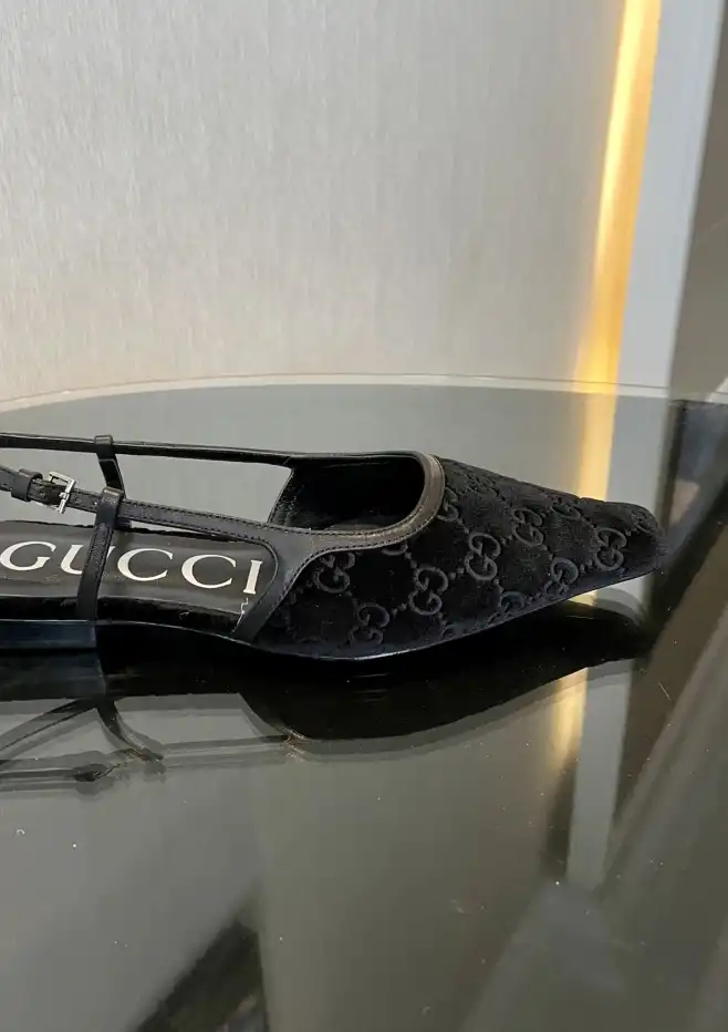 hype Gucci Sandals