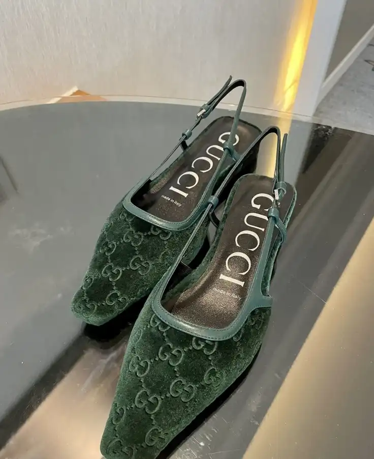 hype Gucci Sandals