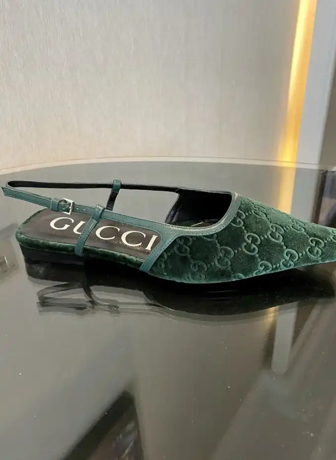 hype Gucci Sandals