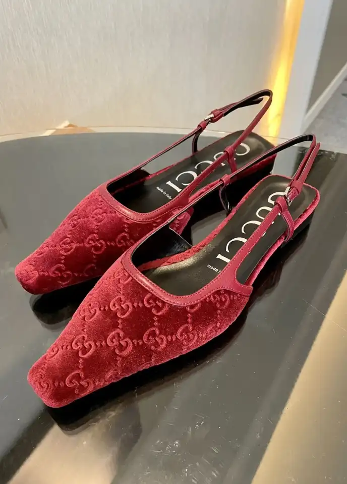 hype Gucci Sandals