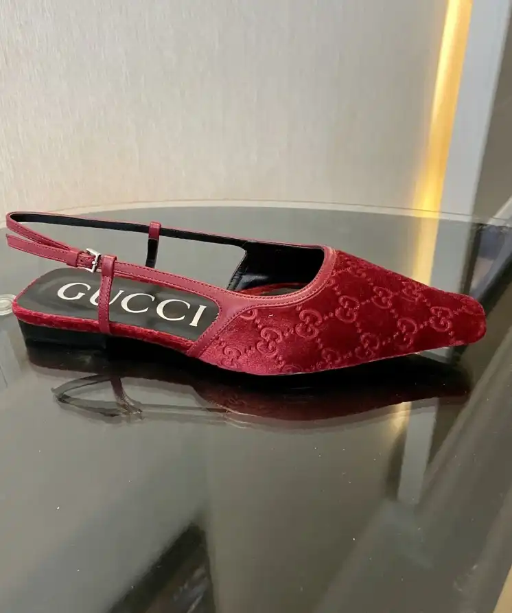 hype Gucci Sandals