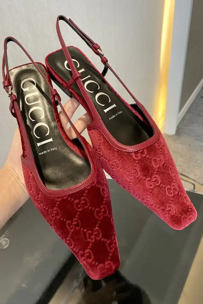 hype Gucci Sandals