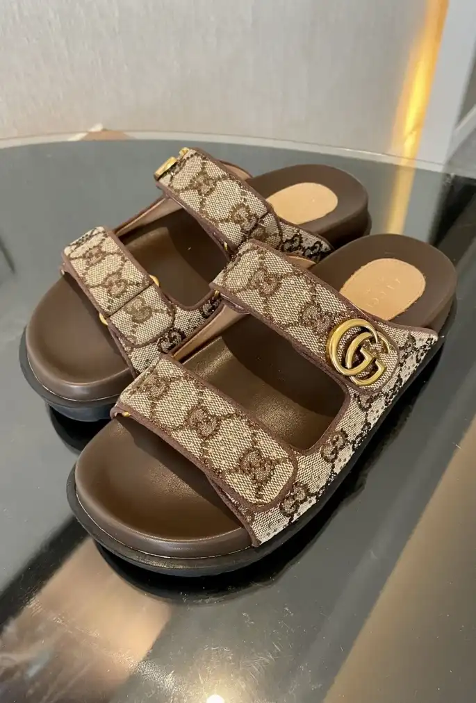 hype Gucci Sandals