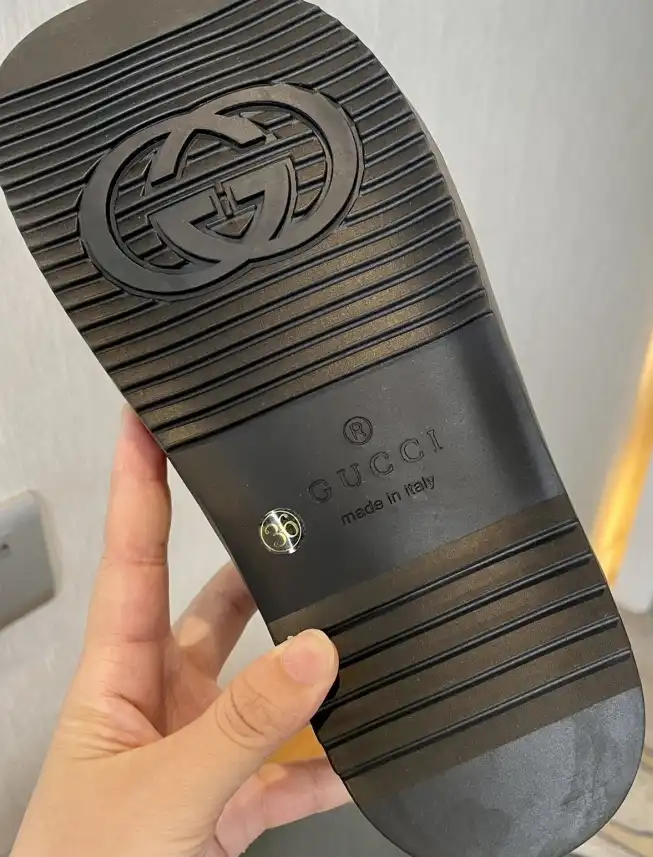 hype Gucci Sandals