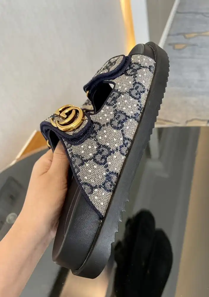 hype Gucci Sandals