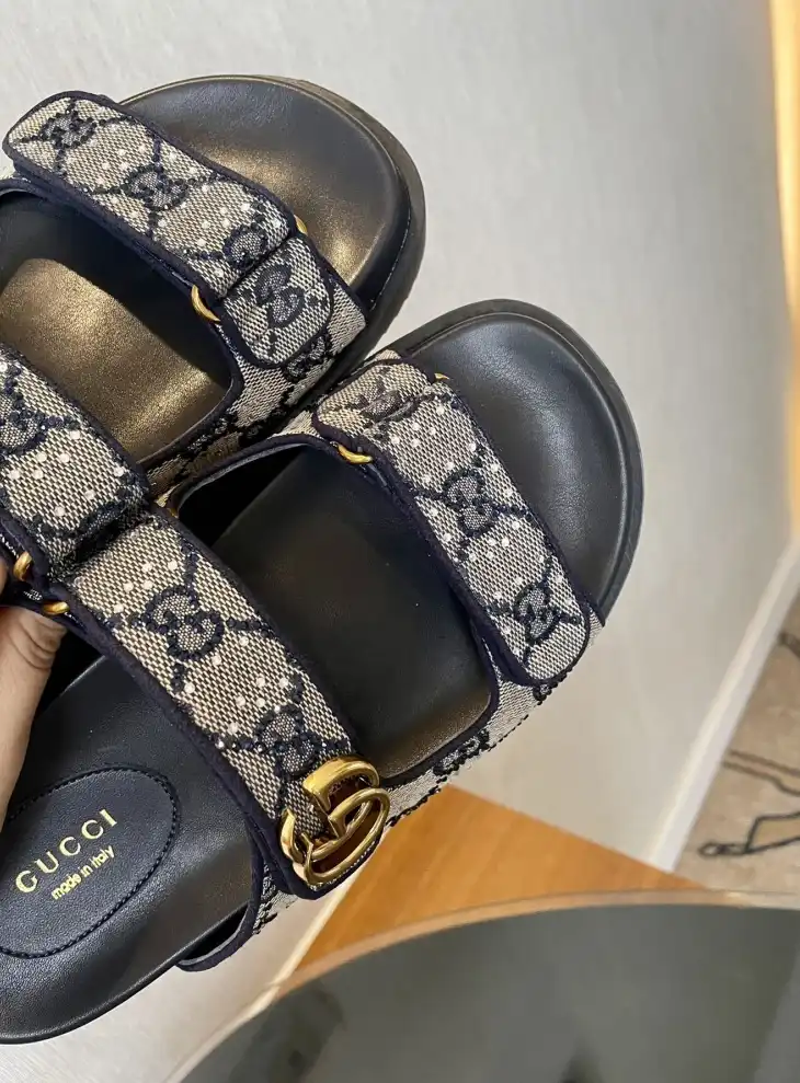 hype Gucci Sandals