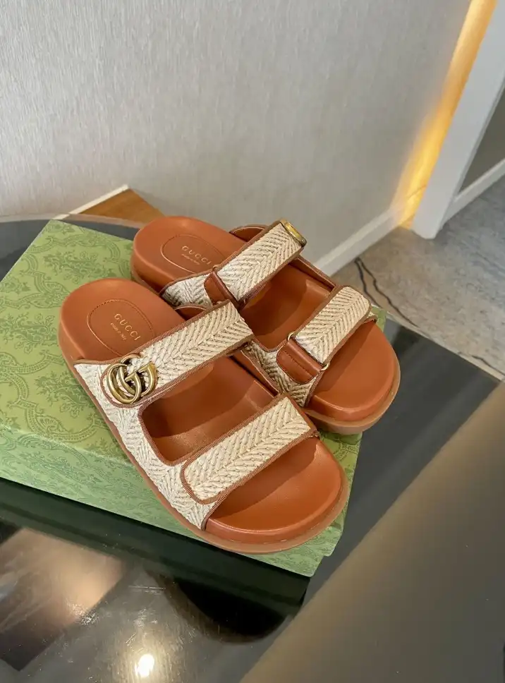 hype Gucci Sandals