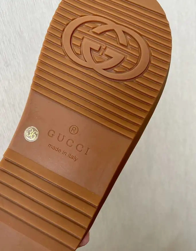 hype Gucci Sandals