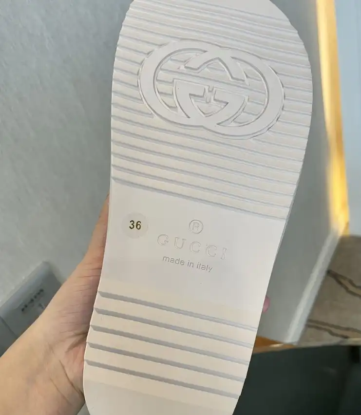 hype Gucci Sandals