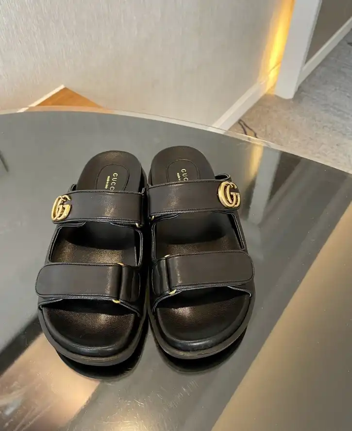 hype Gucci Sandals