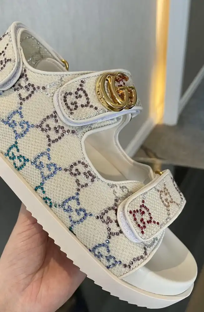 hype Gucci Sandals