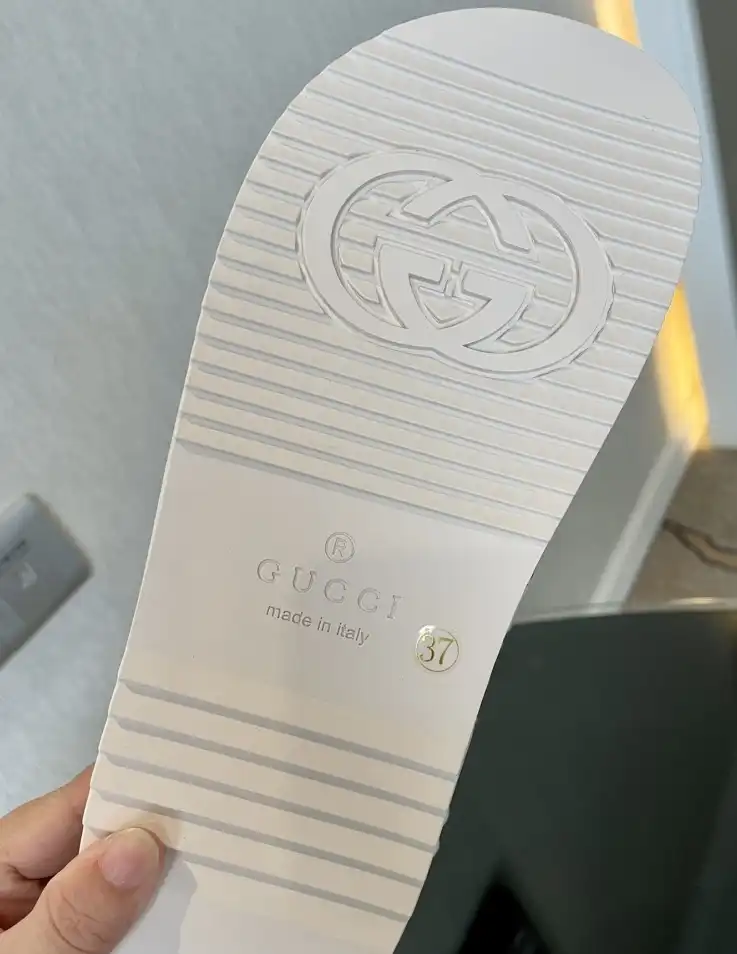 hype Gucci Sandals