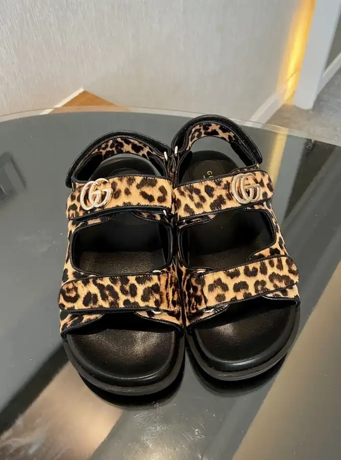 hype Gucci Sandals