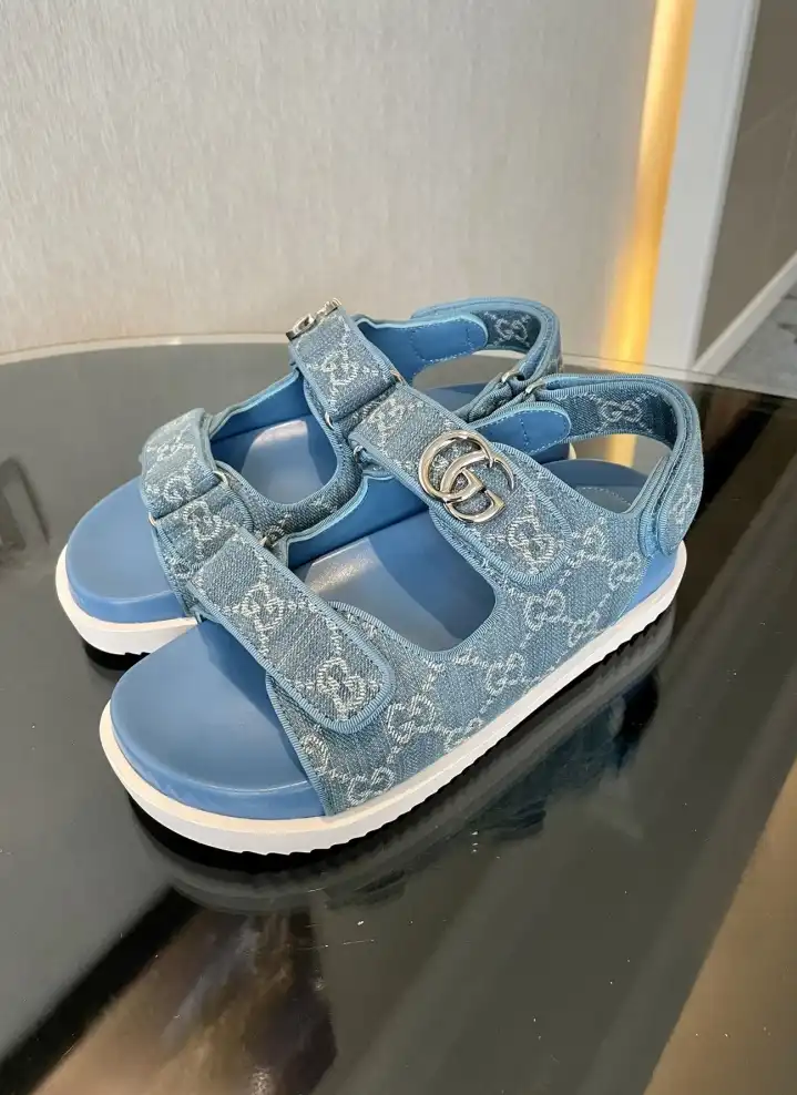 hype Gucci Sandals