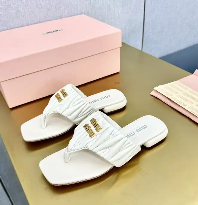 hype Miu Miu Slippers