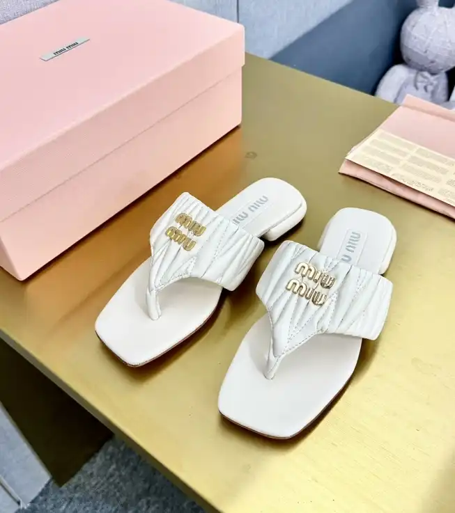 hype Miu Miu Slippers