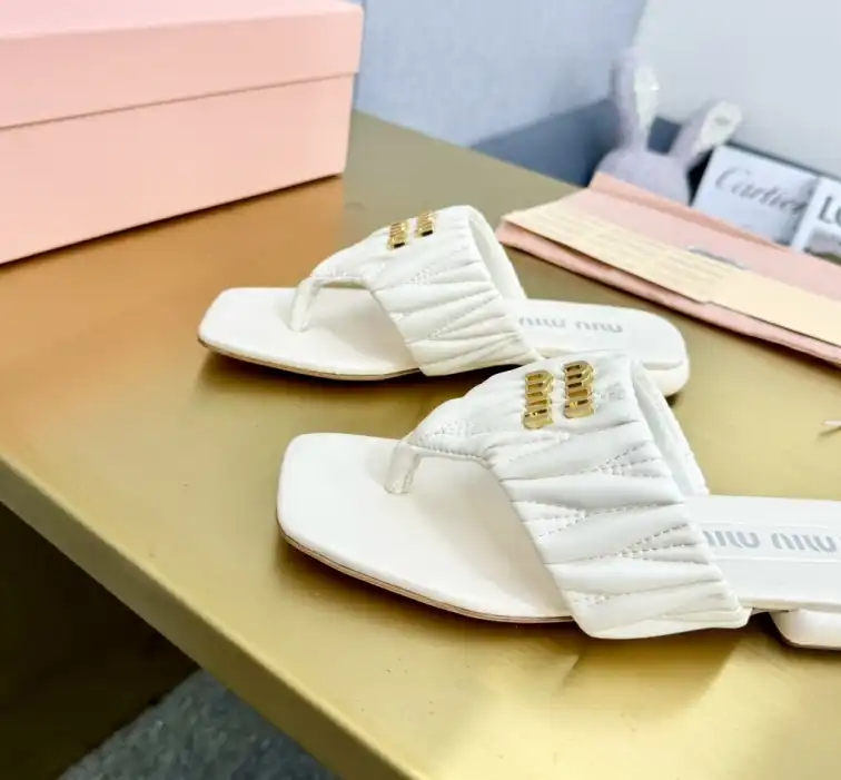 hype Miu Miu Slippers