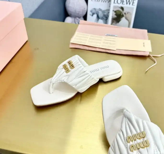 hype Miu Miu Slippers