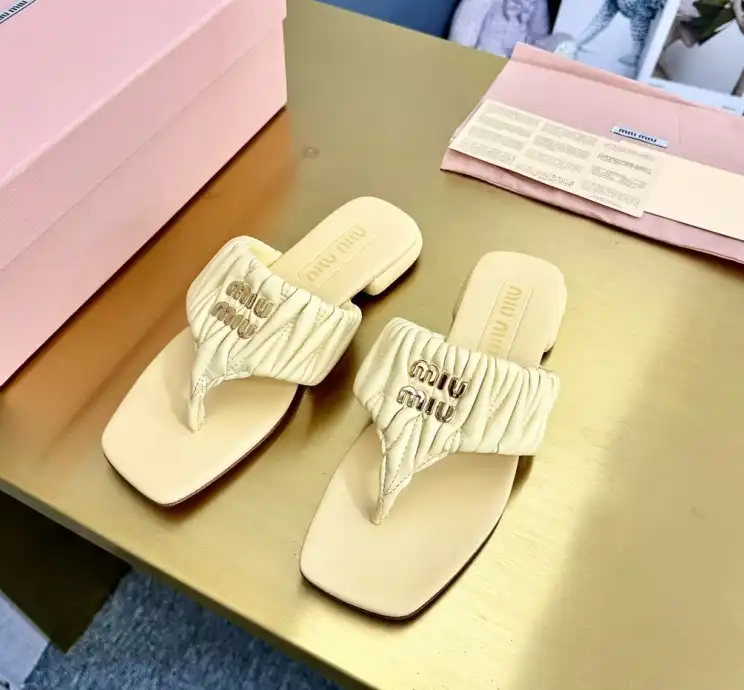 hype Miu Miu Slippers