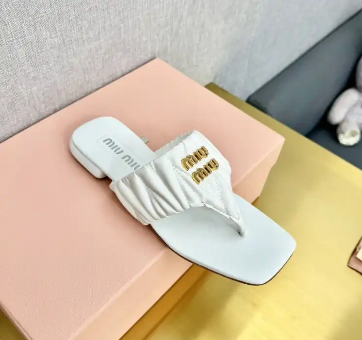 hype Miu Miu Slippers