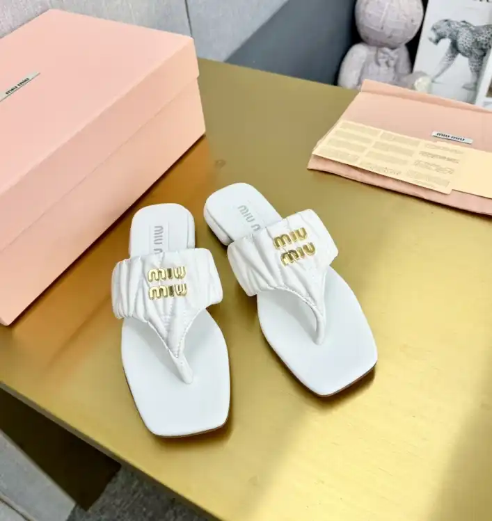 hype Miu Miu Slippers