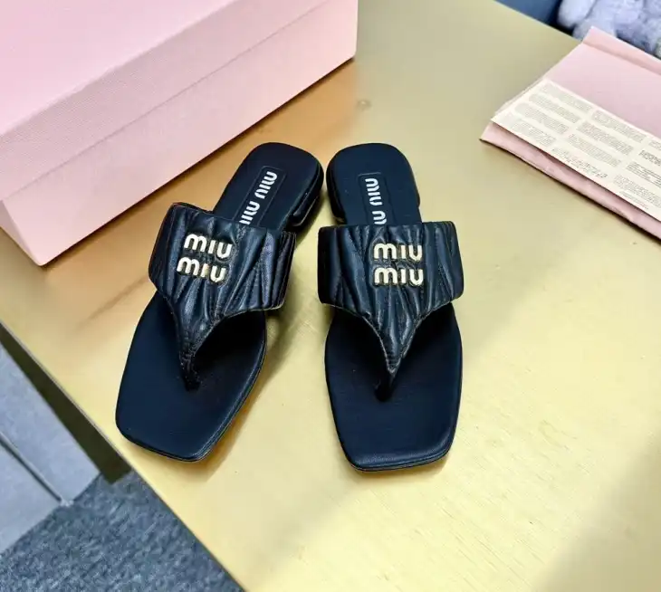 hype Miu Miu Slippers