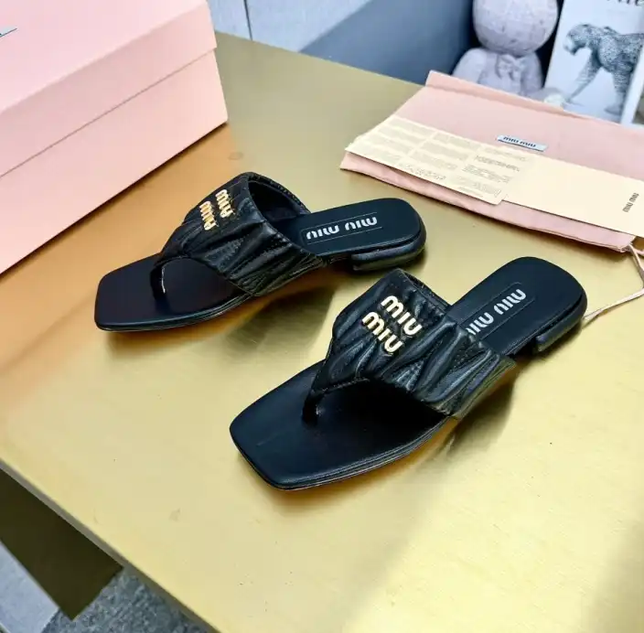 hype Miu Miu Slippers