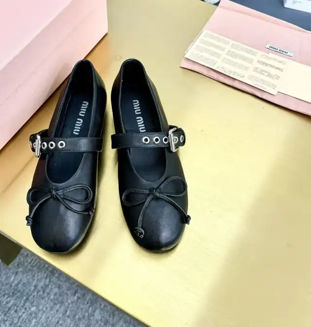 hype Miu Miu flat shoes