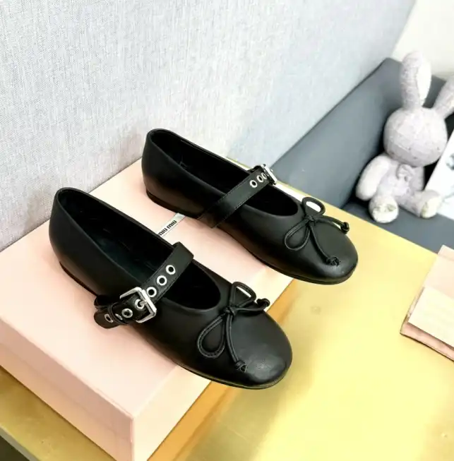 hype Miu Miu flat shoes