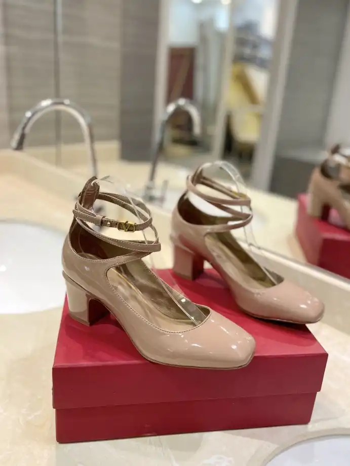 hype Valentino High Heels