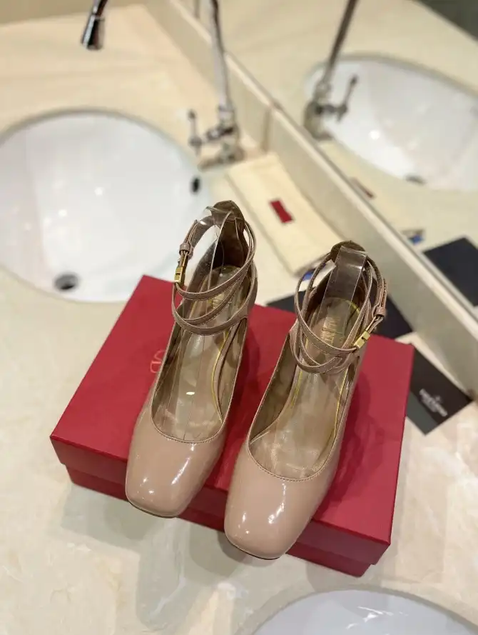 hype Valentino High Heels