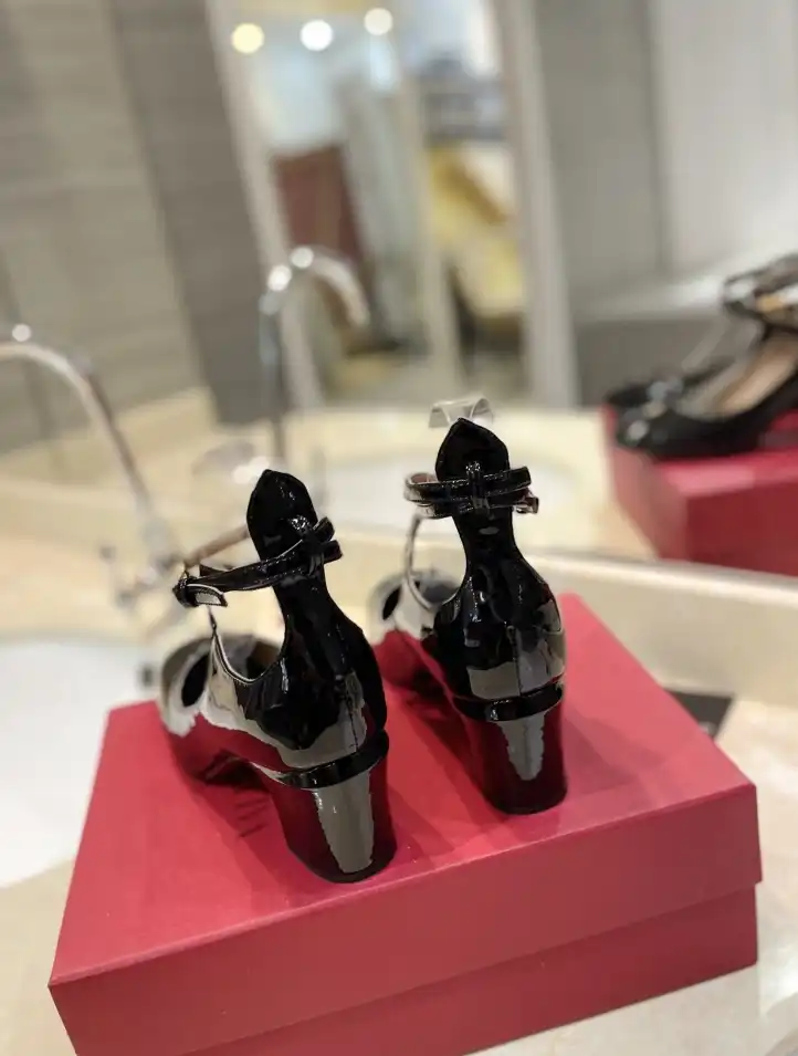 hype Valentino High Heels