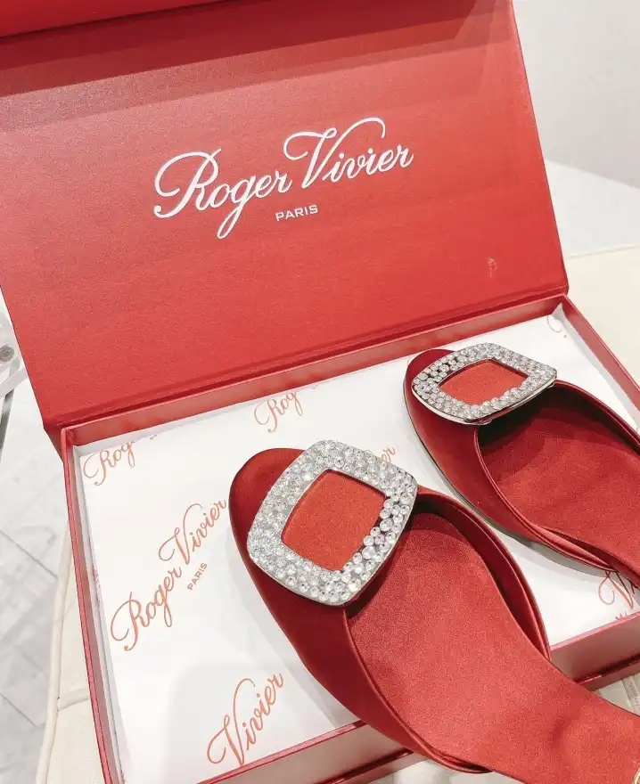 hype Roger Vivier flat shoes