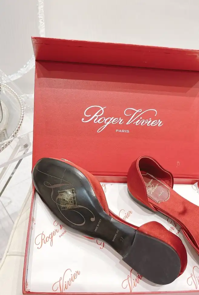 hype Roger Vivier flat shoes