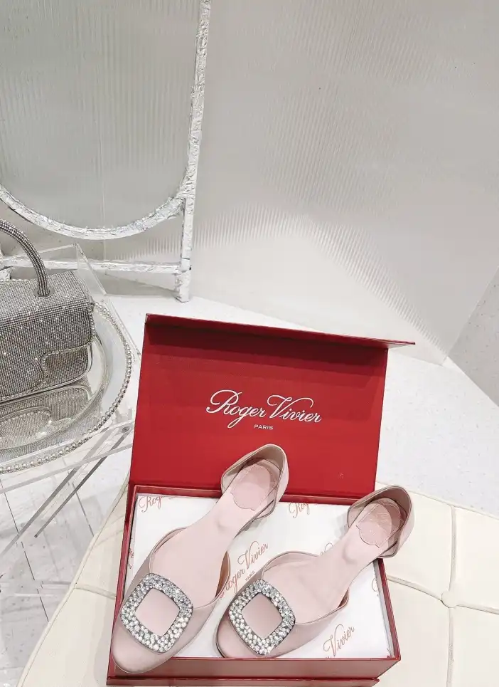 hype Roger Vivier flat shoes