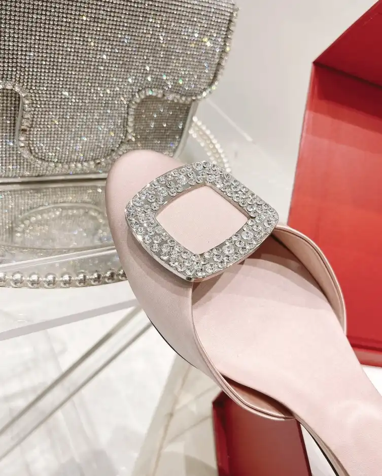 hype Roger Vivier flat shoes