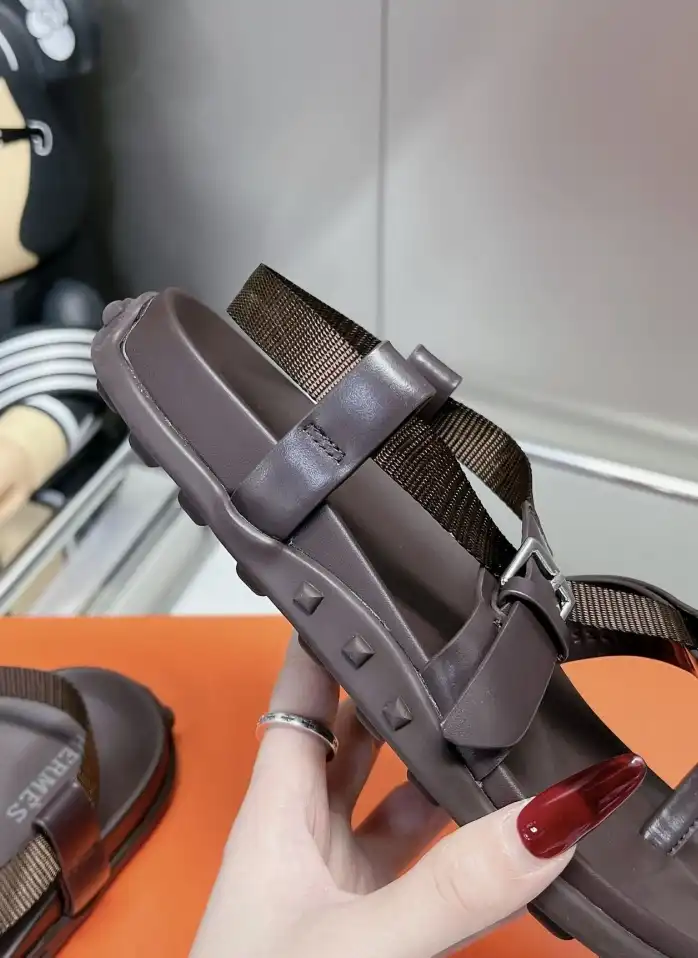 hype Hermes Sandals