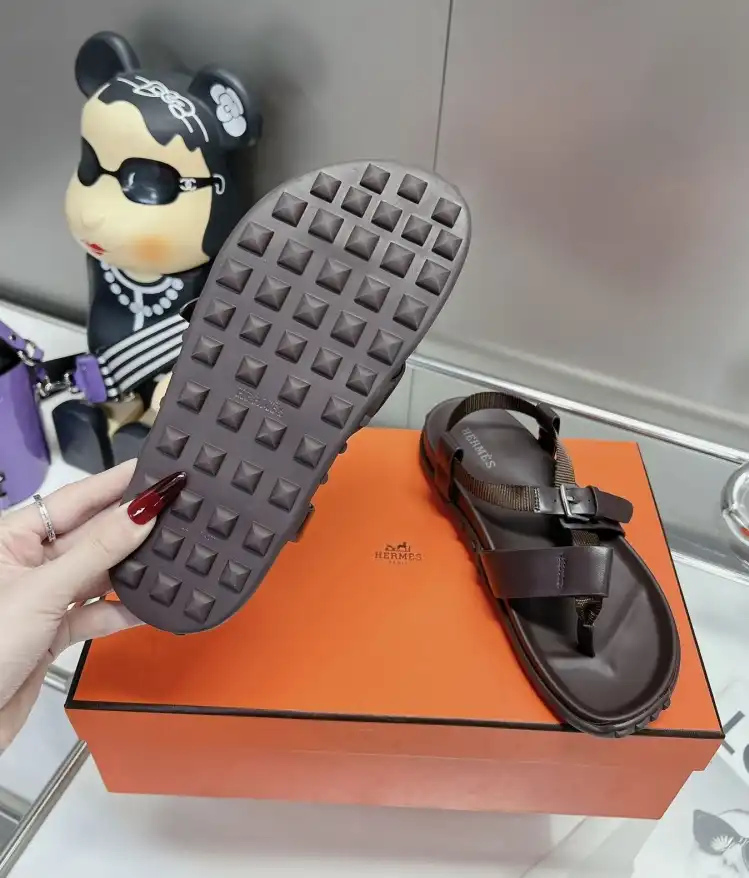 hype Hermes Sandals