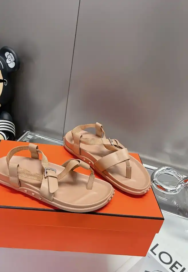 hype Hermes Sandals