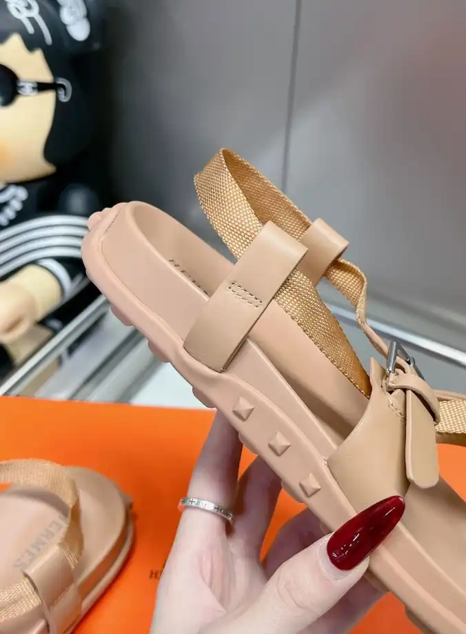 hype Hermes Sandals