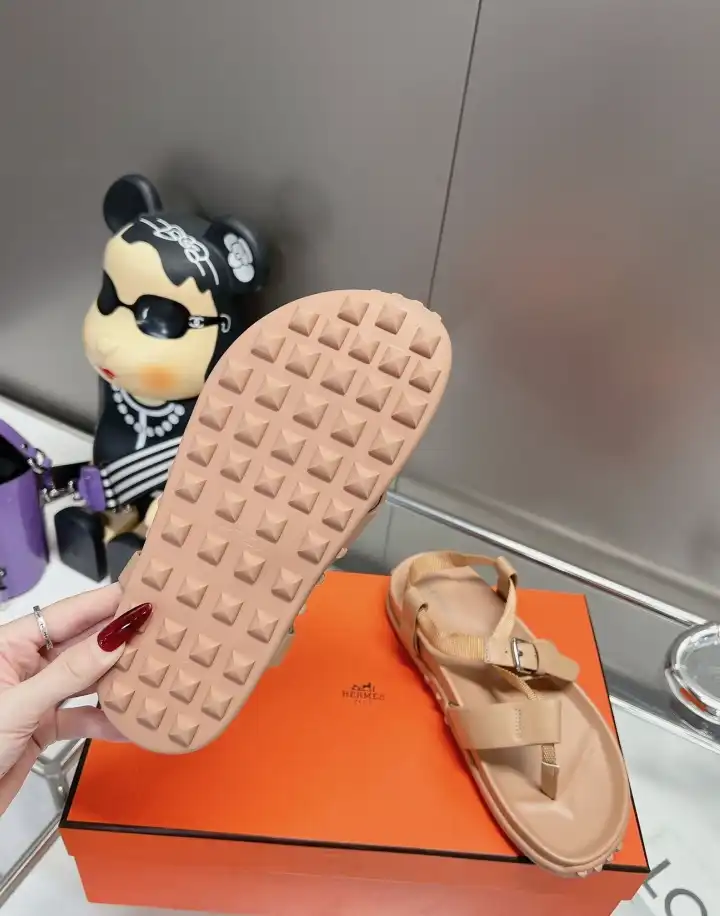 hype Hermes Sandals