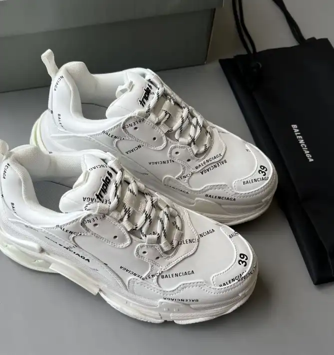 hype Balenciaga Sneakers