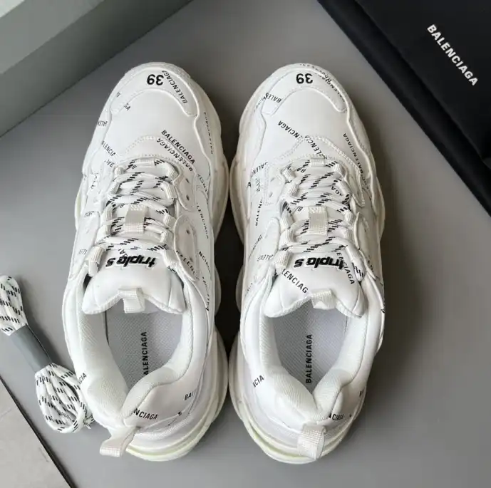 hype Balenciaga Sneakers