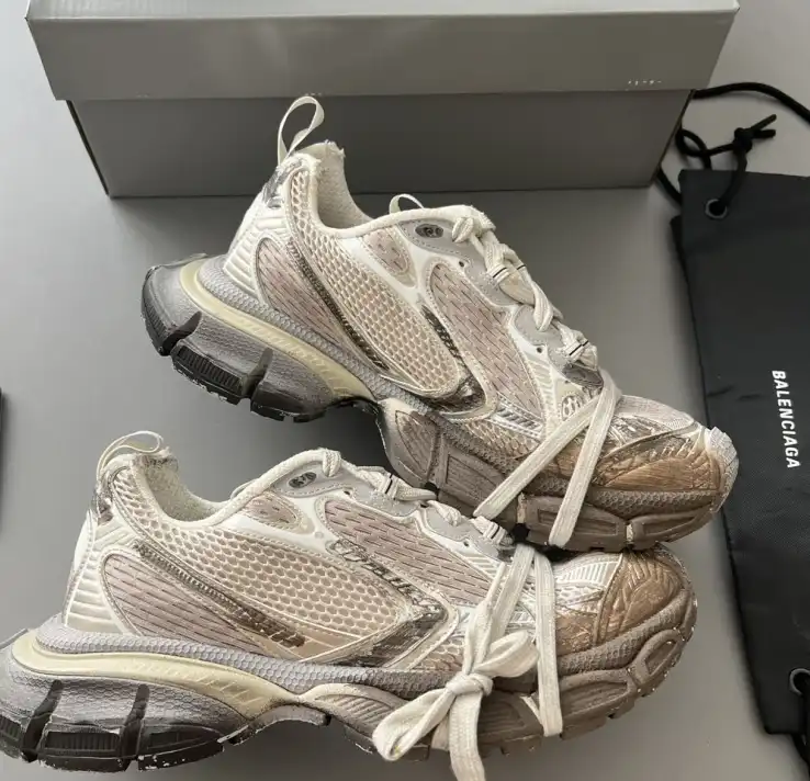 hype Balenciaga Sneakers