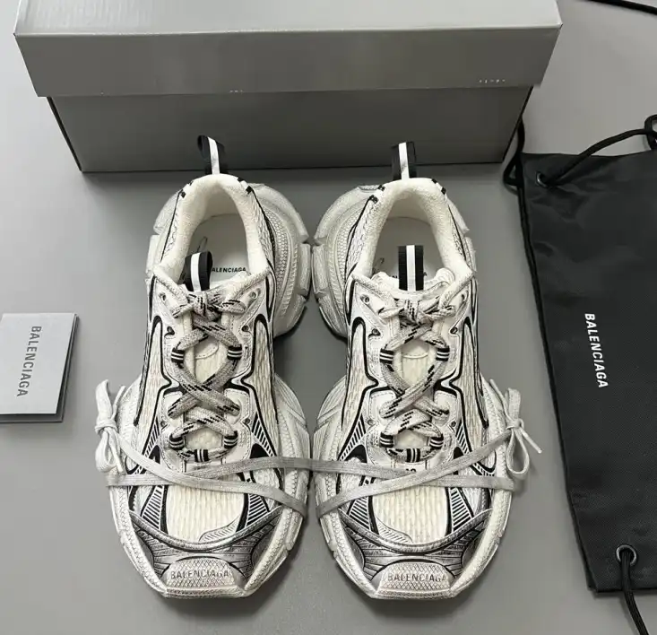 hype Balenciaga Sneakers