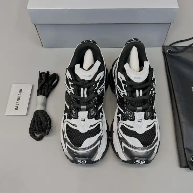 hype Balenciaga Sneakers