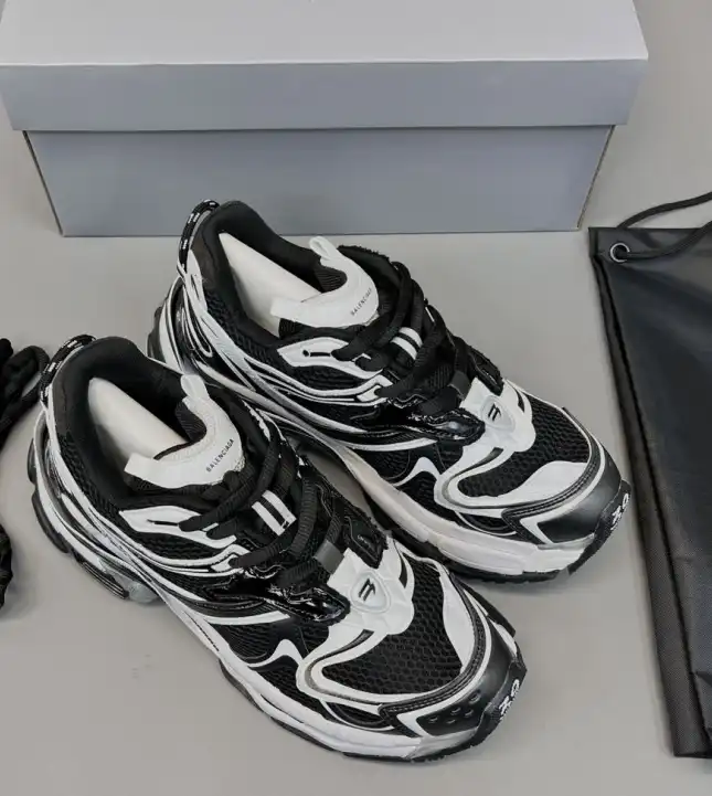 hype Balenciaga Sneakers