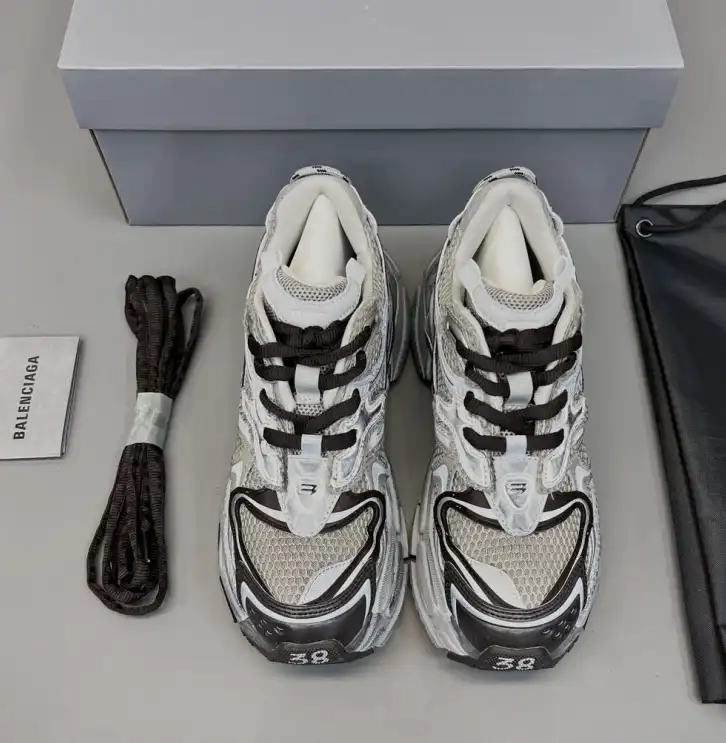 hype Balenciaga Sneakers